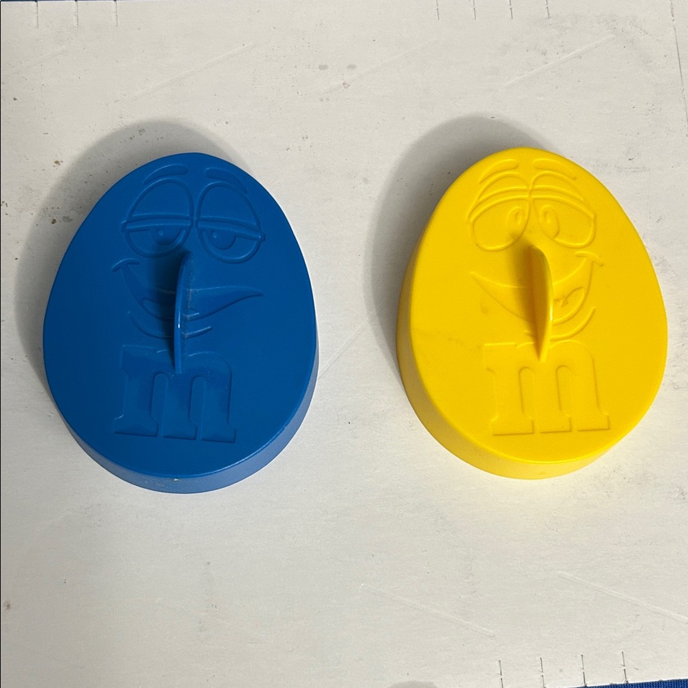 M&M'S Blue and Yellow Silicone Cooking Utensils